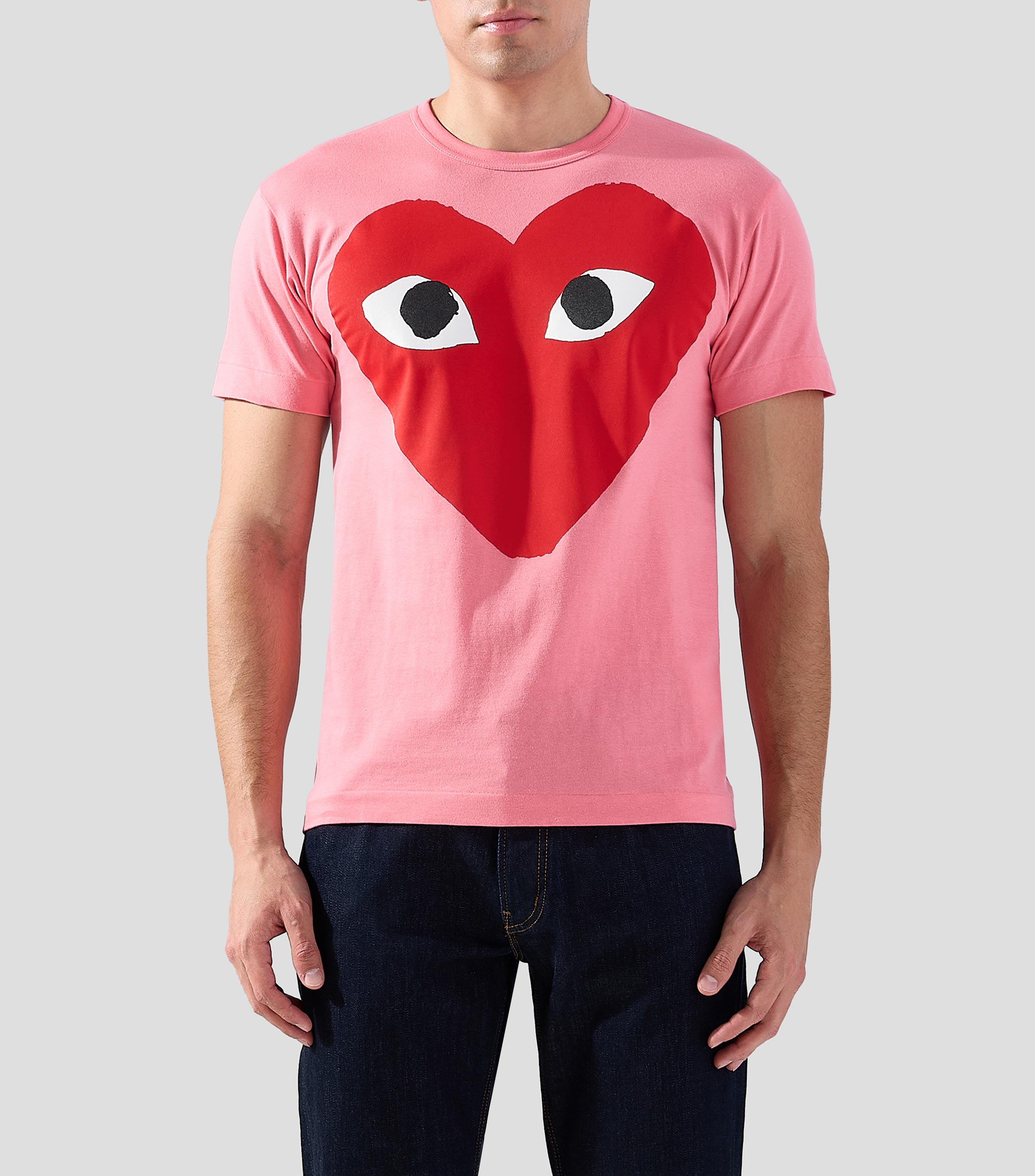Playera cuello redondo manga corta con corazon Hombre